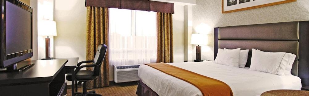 Holiday Inn Express Hotel & Suites Ottawa Airport By Ihg Eksteriør billede
