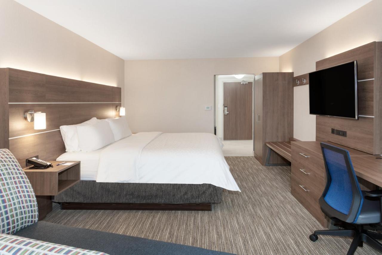 Holiday Inn Express Hotel & Suites Ottawa Airport By Ihg Eksteriør billede