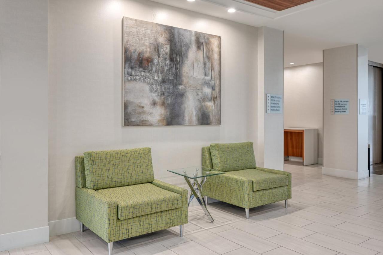 Holiday Inn Express Hotel & Suites Ottawa Airport By Ihg Eksteriør billede