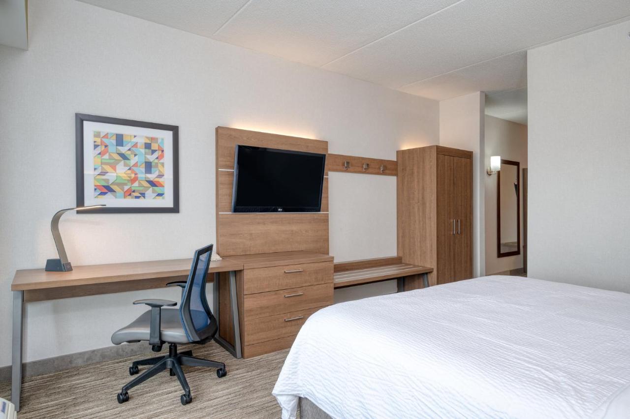 Holiday Inn Express Hotel & Suites Ottawa Airport By Ihg Eksteriør billede