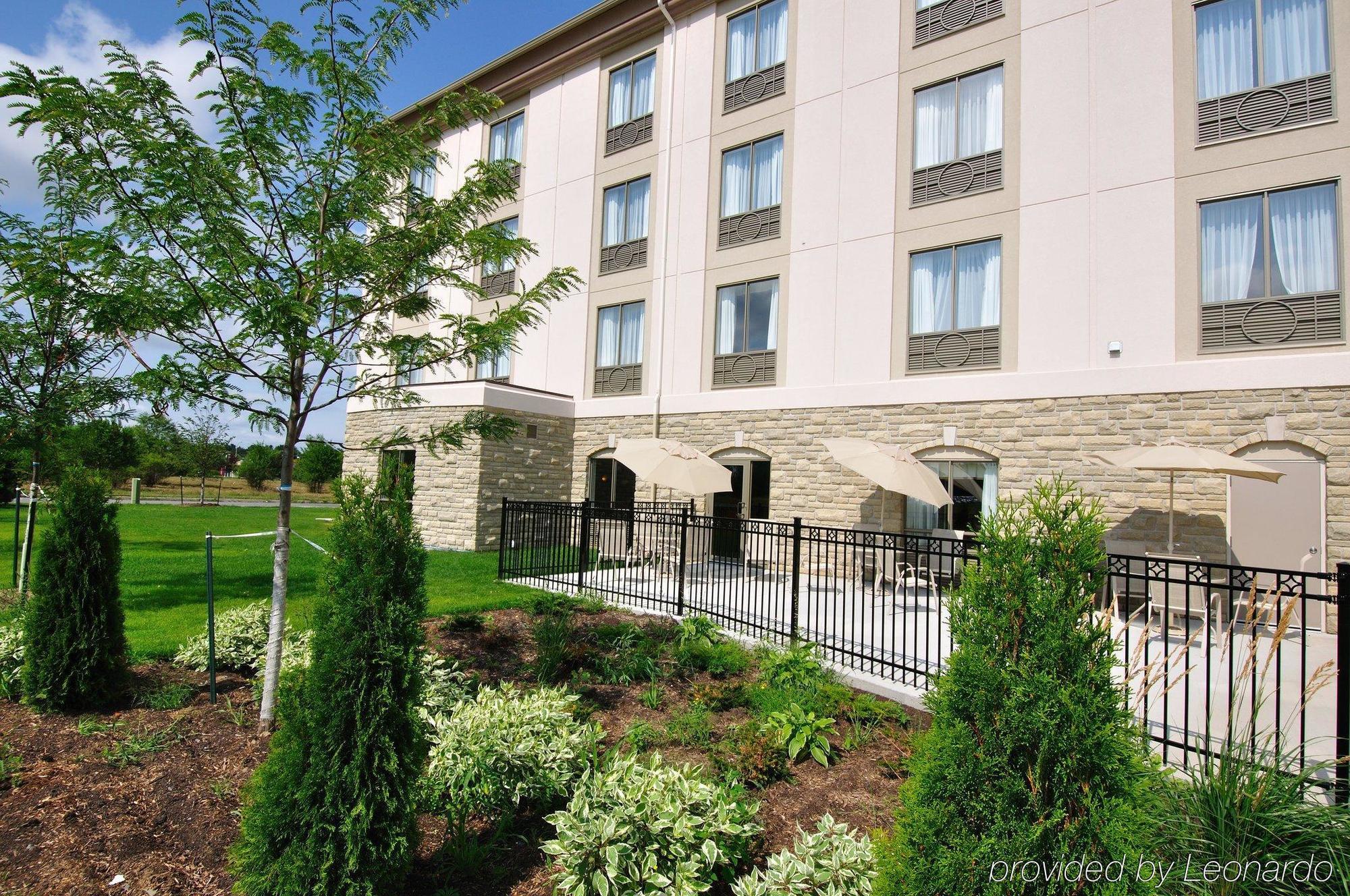 Holiday Inn Express Hotel & Suites Ottawa Airport By Ihg Eksteriør billede