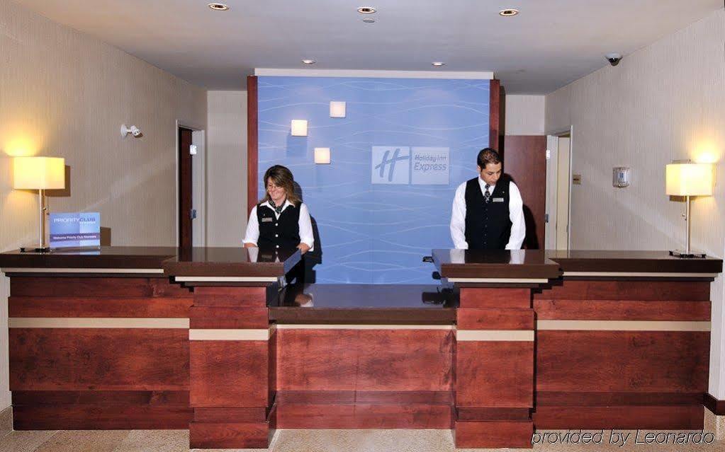 Holiday Inn Express Hotel & Suites Ottawa Airport By Ihg Eksteriør billede