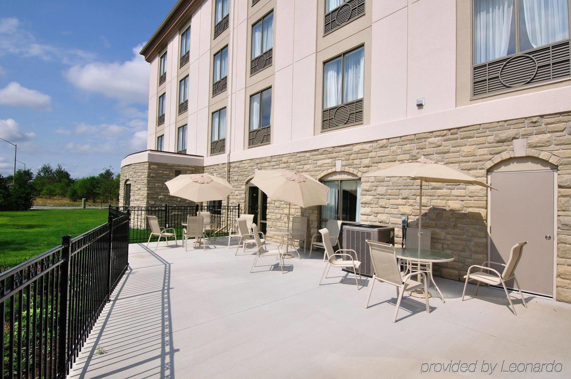 Holiday Inn Express Hotel & Suites Ottawa Airport By Ihg Eksteriør billede