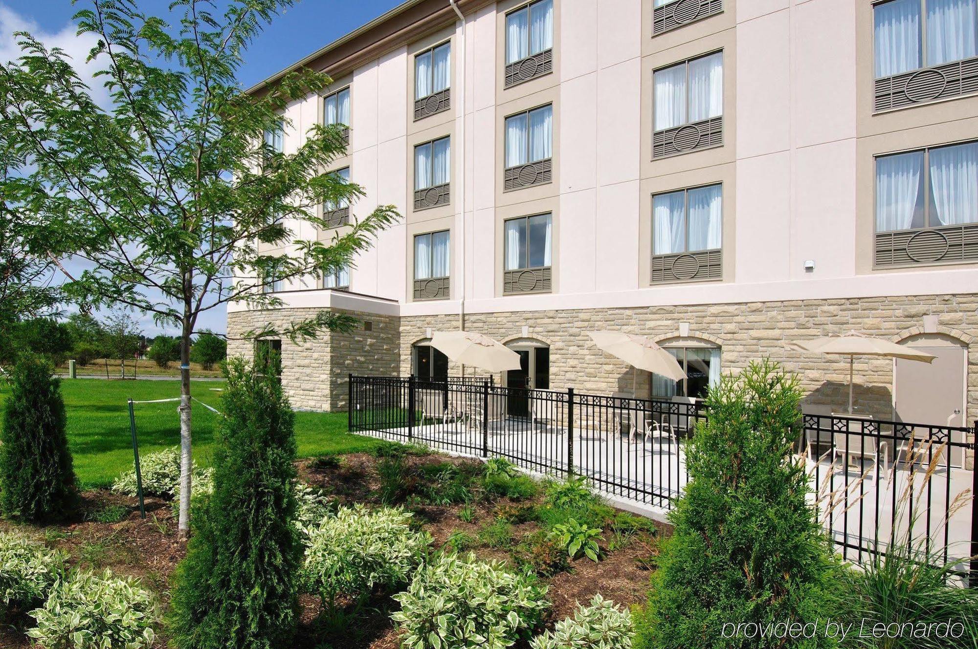 Holiday Inn Express Hotel & Suites Ottawa Airport By Ihg Eksteriør billede