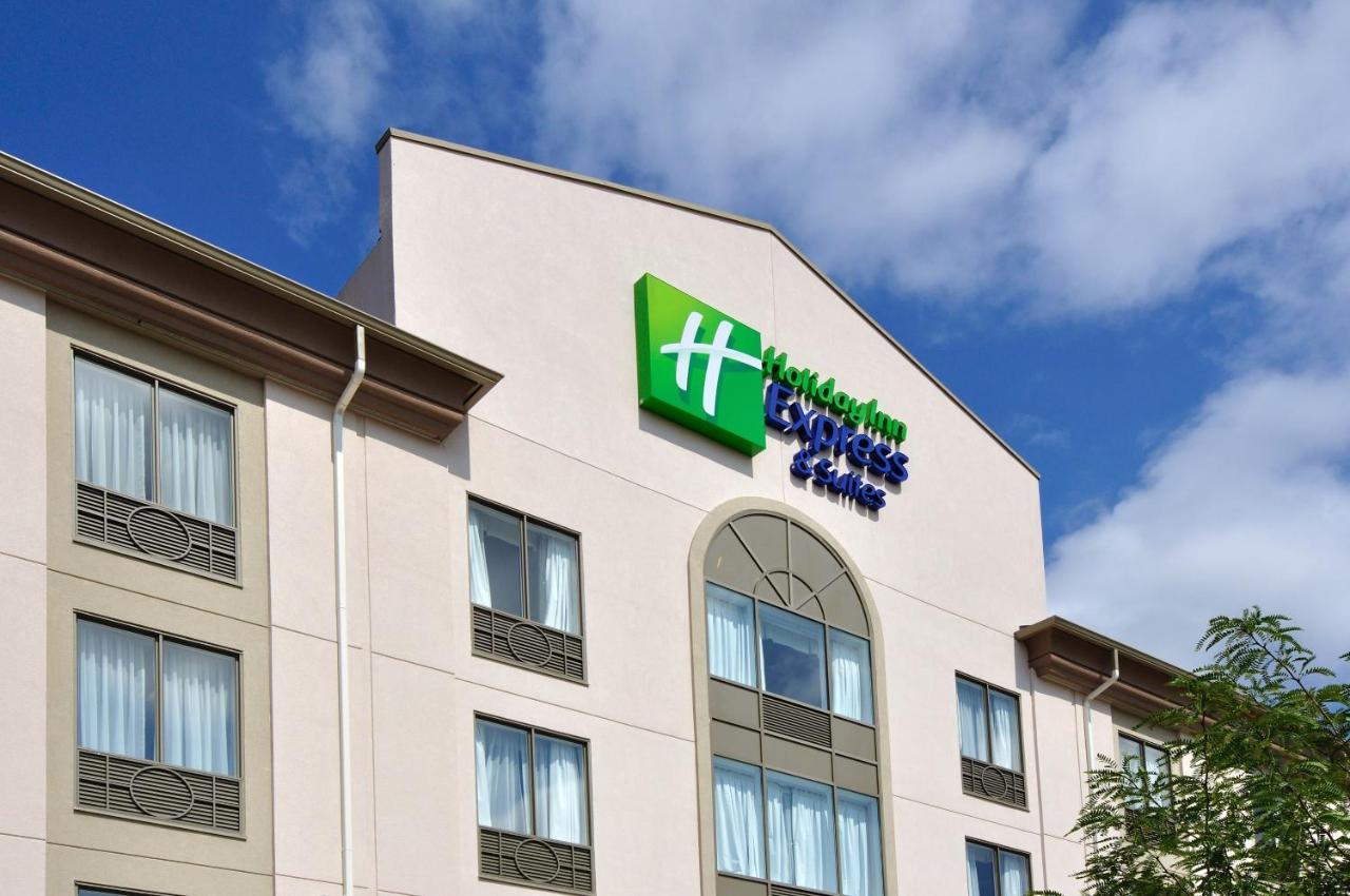Holiday Inn Express Hotel & Suites Ottawa Airport By Ihg Eksteriør billede