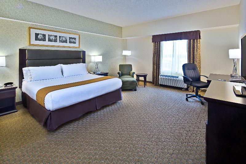 Holiday Inn Express Hotel & Suites Ottawa Airport By Ihg Eksteriør billede